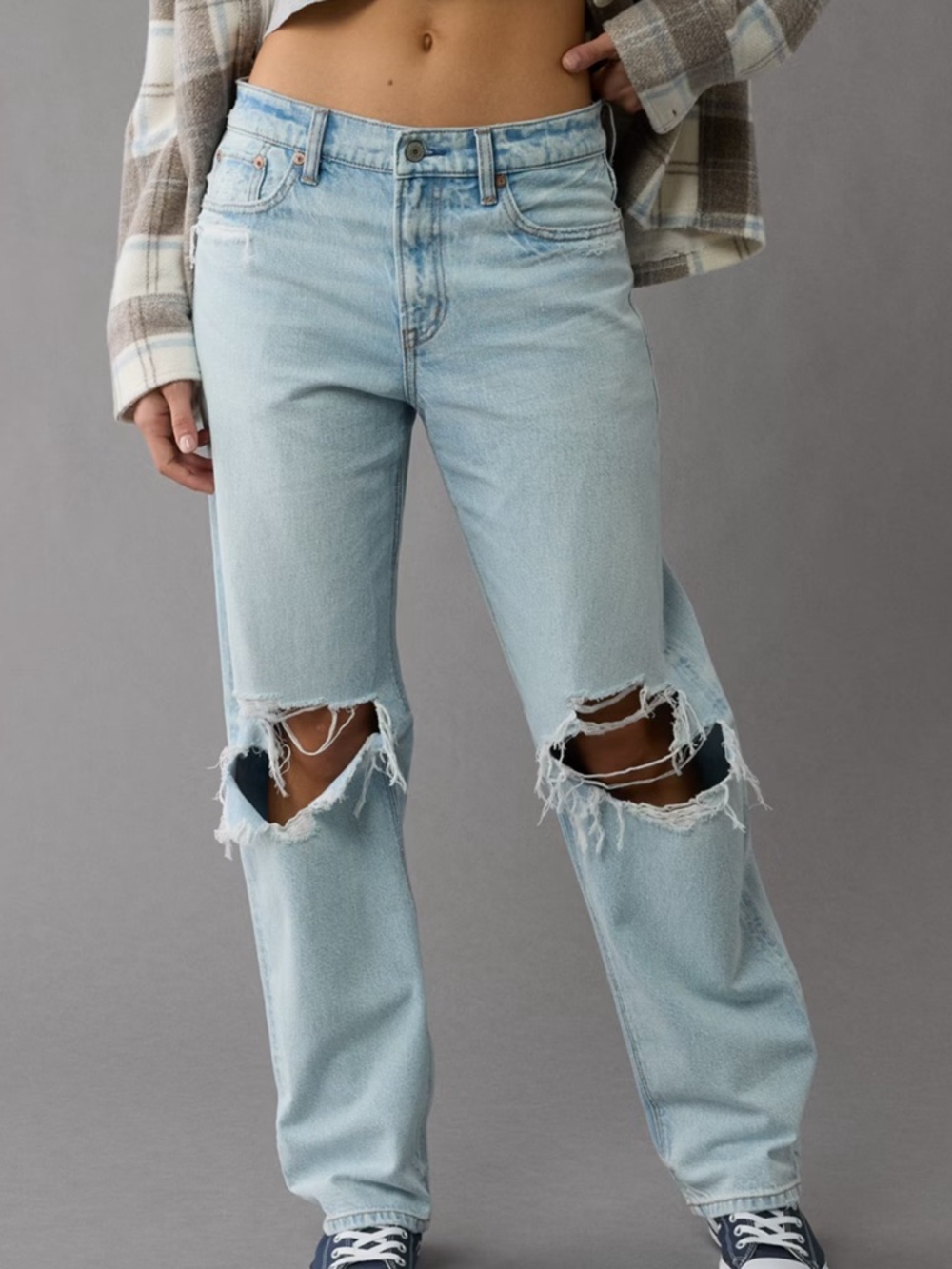 American Eagle Outfitters Light Blue Distressed Relaxed Jeans 8 short
